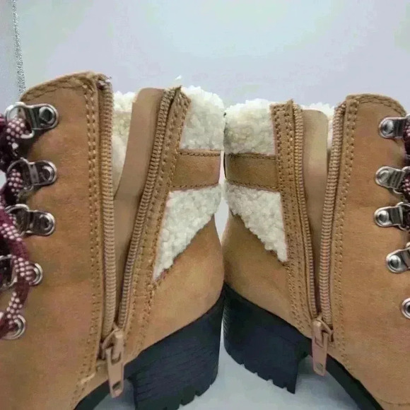 Madden Girl Womens Hayess Faux-Fur Lug Sole Hiker Booties, LT BEIGE, Size 5M - Picture 10 of 11